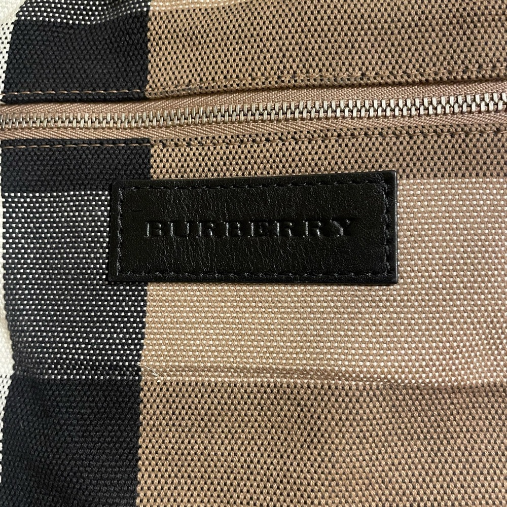 Authentic Burberry Maidstone Large Leather Tote - Picture 5 of 14